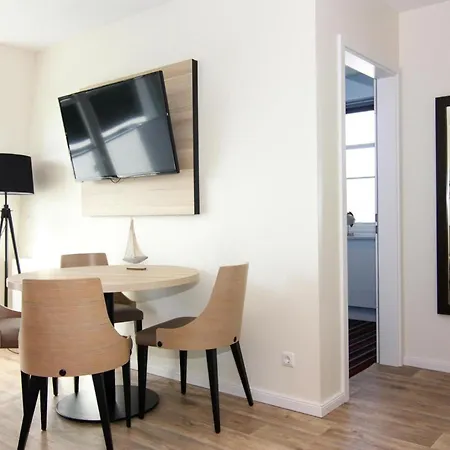 In The Avalon Bellevue Apartment Fehmarn