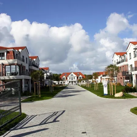 In The Avalon Bellevue, Φέμαρν