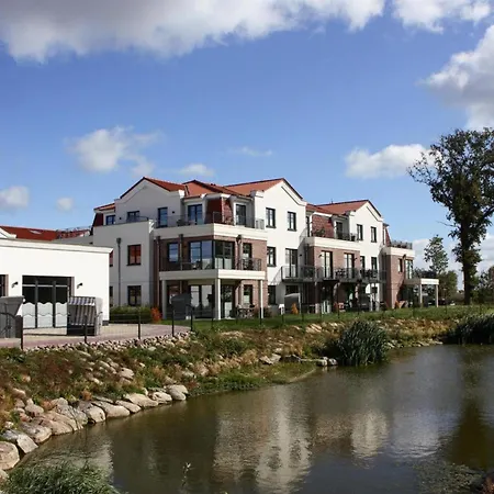 In The Avalon Bellevue, Φέμαρν